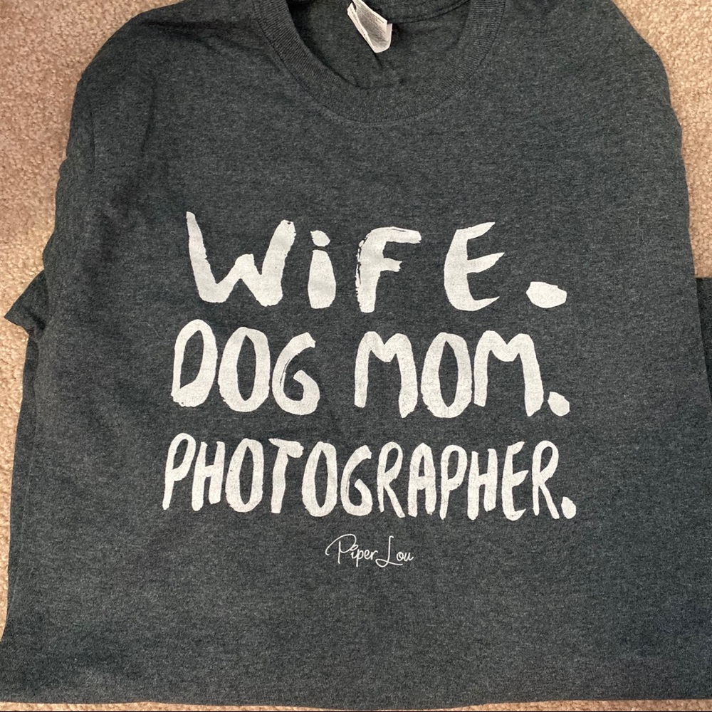 🌻 Long-sleeve graphic tee, size small.